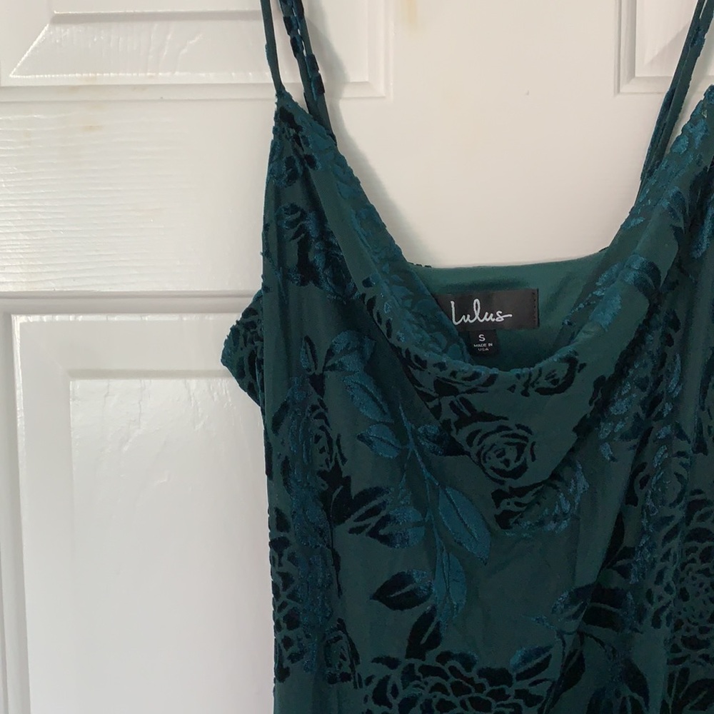 Lulu’s Green velvet floral midi dress